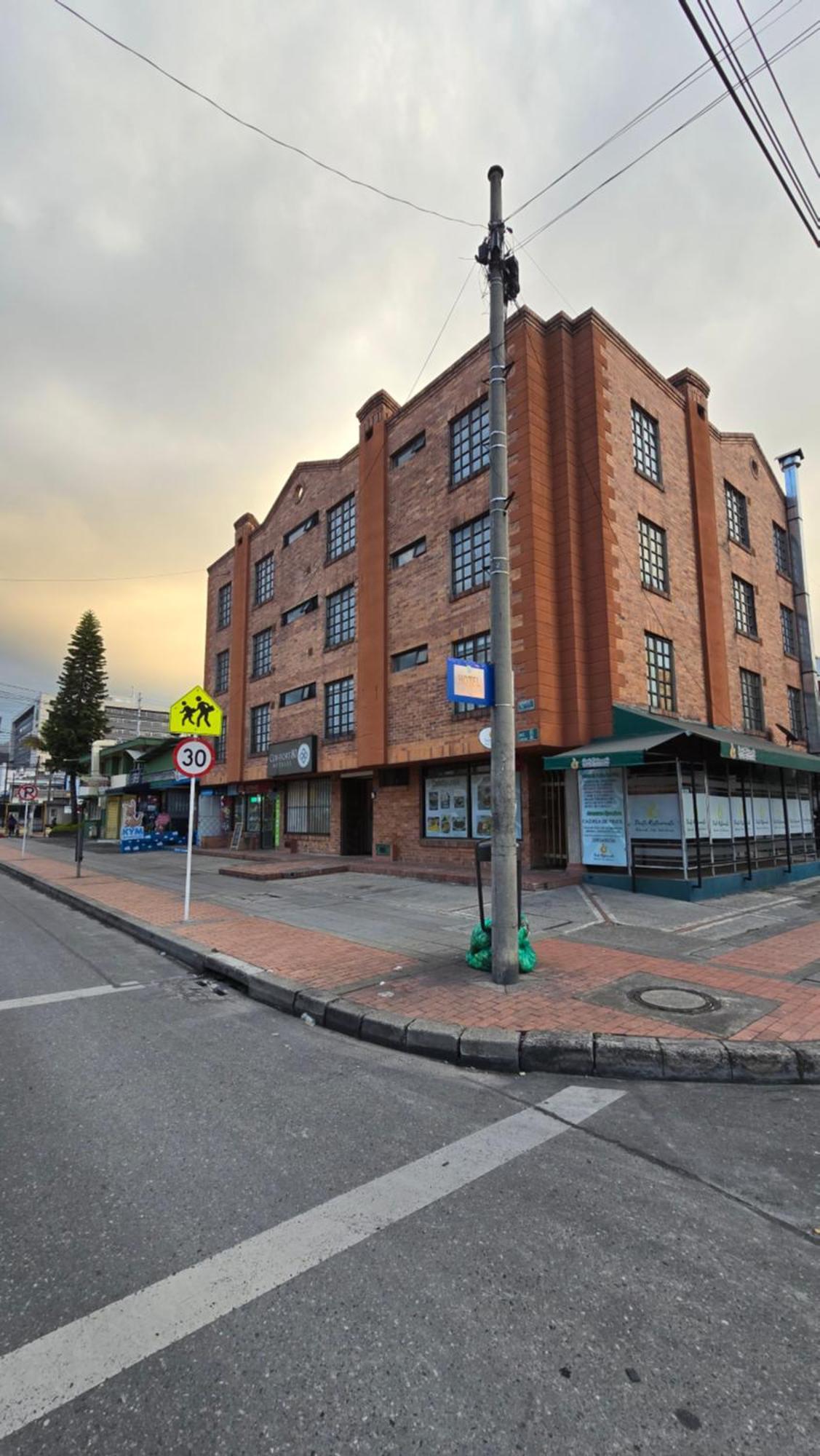 Hotel Castellana 95 ボゴタ エクステリア 写真