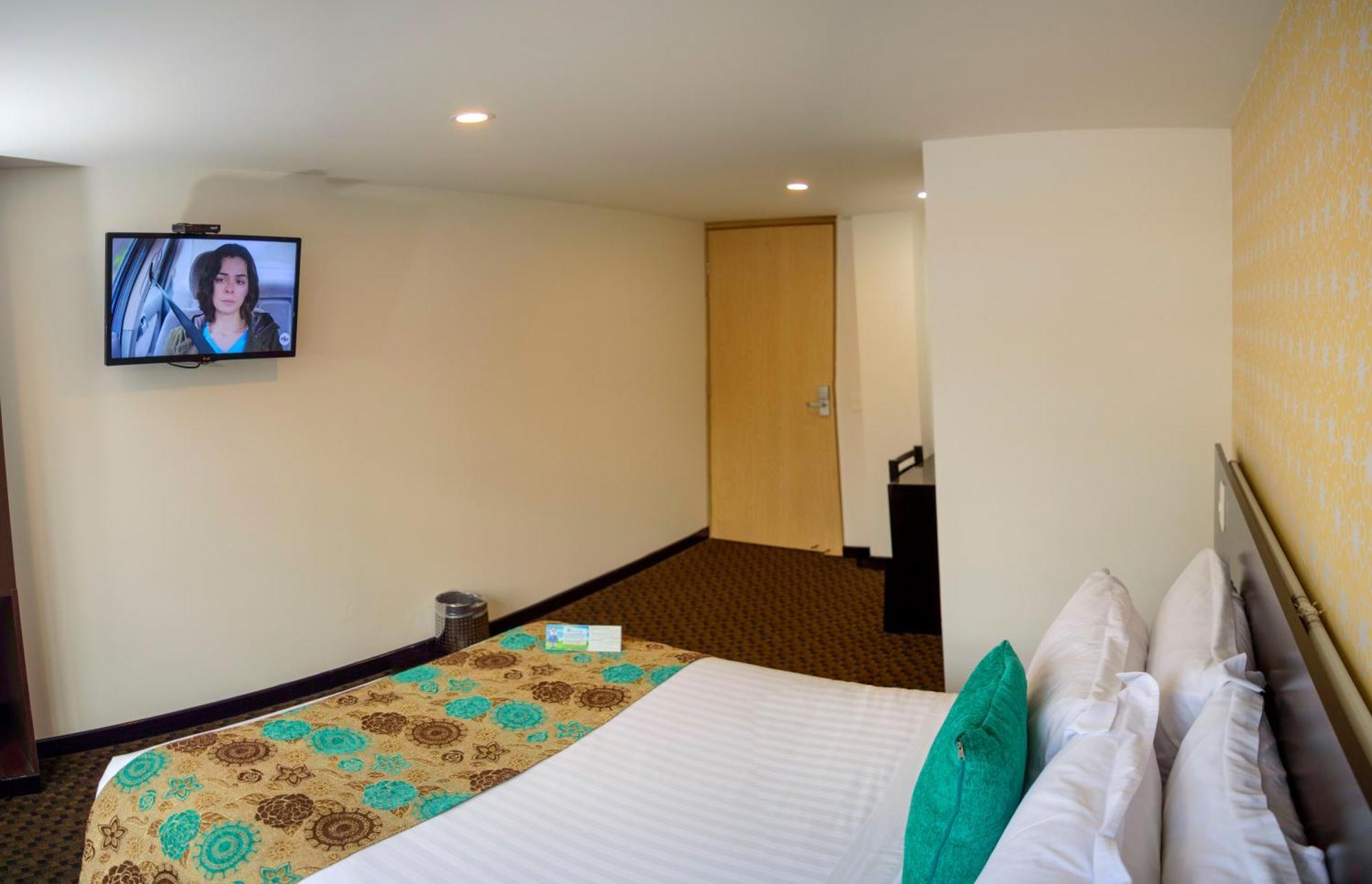 Hotel Castellana 95 ボゴタ エクステリア 写真