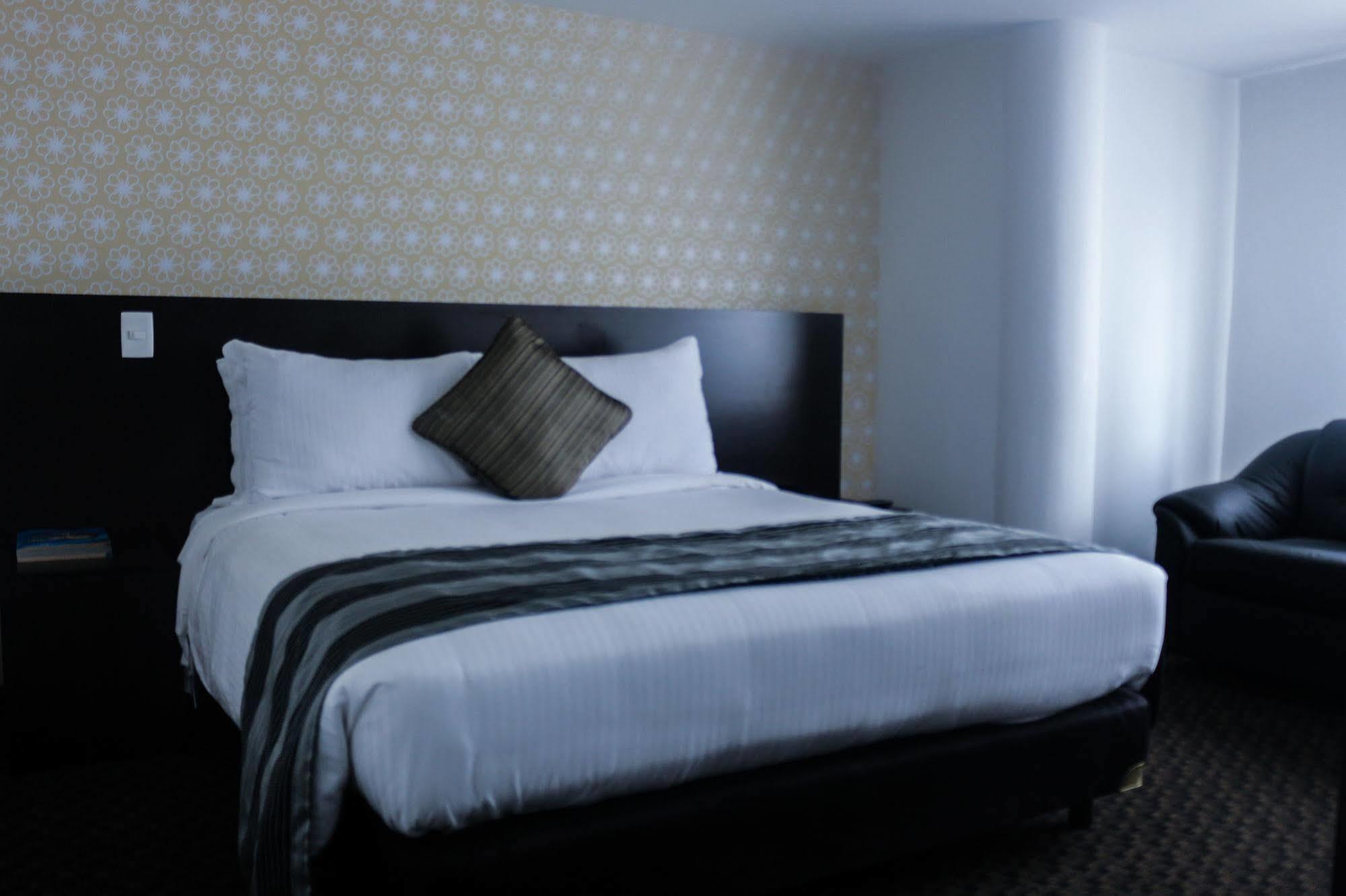 Hotel Castellana 95 ボゴタ エクステリア 写真
